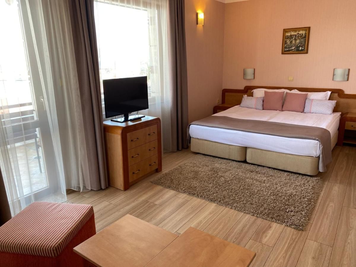 Отель Hotel Saint Nikola Несебр