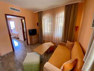 Отель Hotel Saint Nikola Несебр Люкс с 1 спальней и видом на море (для 3 взрослых)-6