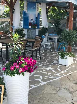 Отель Hotel Saint Nikola Несебр Двухместный номер с 1 кроватью или 2 отдельными кроватями и балконом, боковой вид на море-6