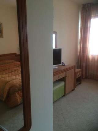 Отель Hotel Saint Nikola Несебр Люкс с 1 спальней и видом на море (для 3 взрослых)-16