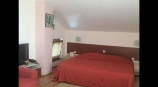 Отель Hotel Saint Nikola Несебр Двухместный номер в мансарде с 1 кроватью и видом на город-6